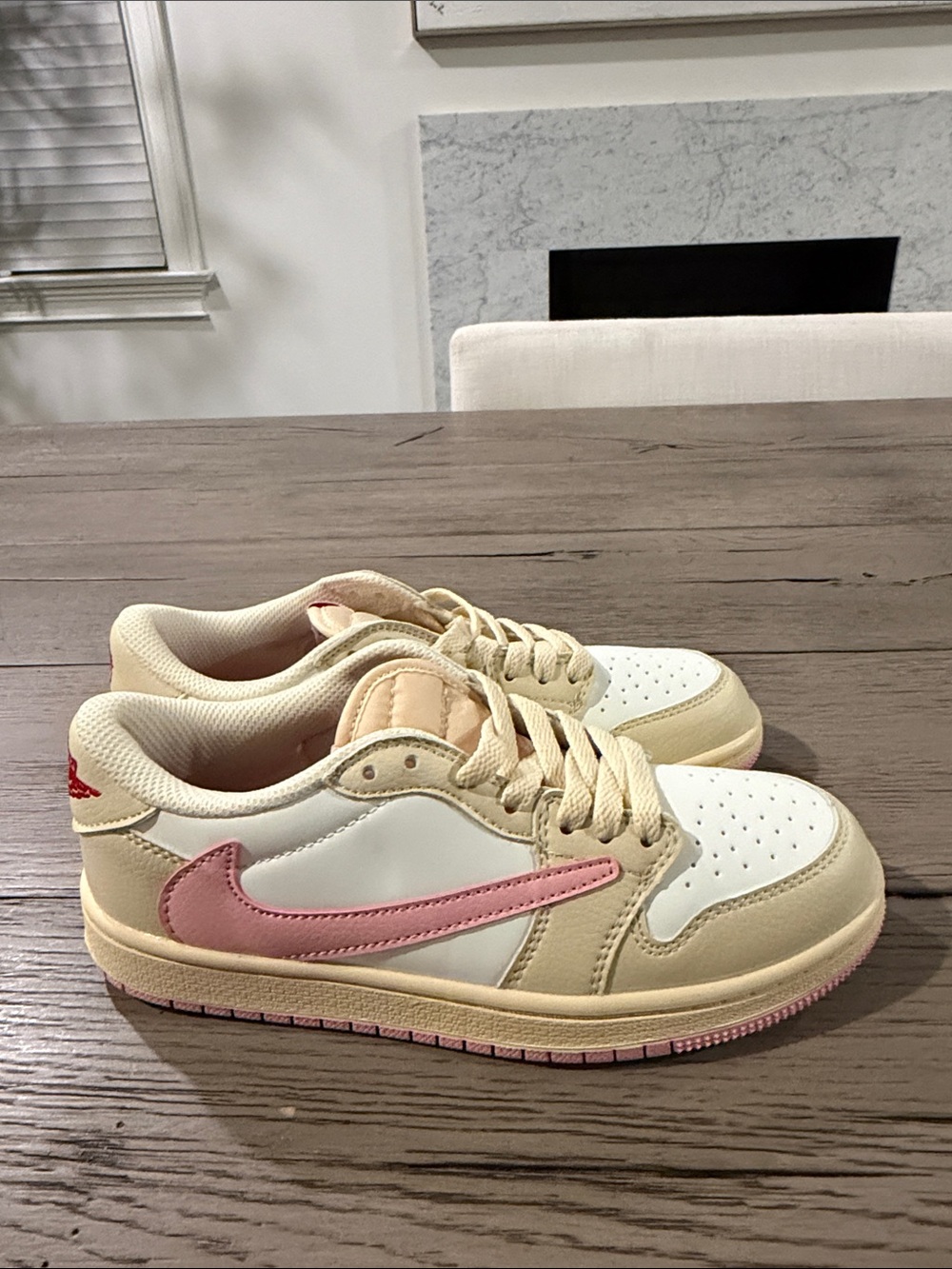 Nike Kids Cream and Pink Low-Top Sneakers